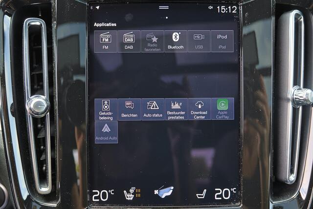 Volvo XC40 T5 Recharge Plus Dark - Panorama/schuifdak - IntelliSafe Assist - Harman/Kardon audio - Parkeercamera achter - Verwarmde voorstoelen & stuur - Parkeersensoren voor & achter - Elektr. bedienb. voorstoelen met geheugen links - Draadloze tel. lader - Extra g