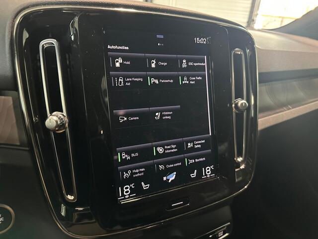 Volvo XC40 T5 Aut. Plug-in Hybrid Ultimate Dark ACC Stoelverwarming Panoramadak 262pk