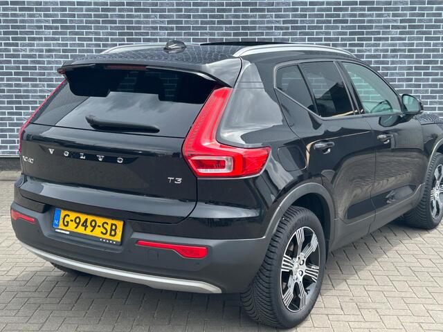 Volvo XC40 1.5 T3 Momentum Pro | Trekhaak | Panoramadak | Achteruitrijcamera | Parkeersensoren | Navigatie | Apple Carplay | Android Auto | Stoelverwarming | Climate Control