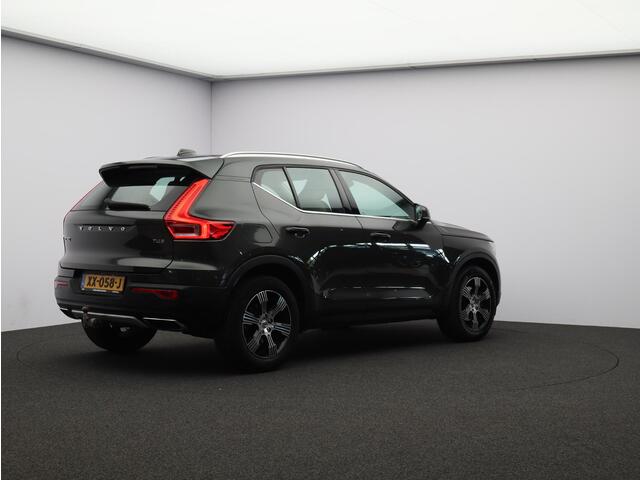 Volvo XC40 2.0 T4 190PK Inscription / Trekhaak / Lederen Bekleding / Stoelverwarming / Keyless / Parkeercamera / Park Assist V+A /