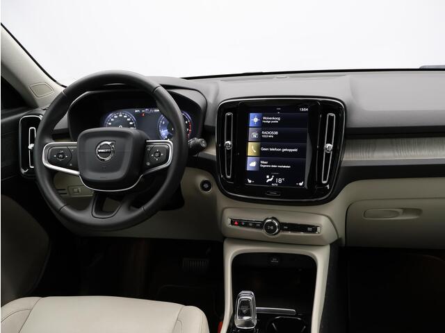 Volvo XC40 2.0 T4 190PK Inscription / Trekhaak / Lederen Bekleding / Stoelverwarming / Keyless / Parkeercamera / Park Assist V+A /