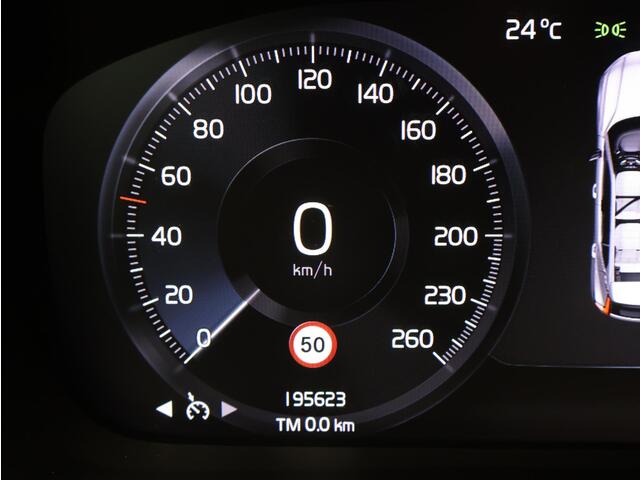 Volvo XC40 2.0 T4 190PK Inscription / Trekhaak / Lederen Bekleding / Stoelverwarming / Keyless / Parkeercamera / Park Assist V+A /