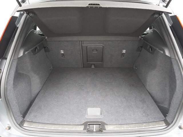 Volvo XC40 1.5 T3 R-Design Panodak/Trekhaak/Leder/HarmanKardon etc.