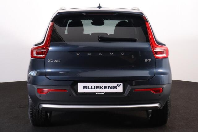 Volvo XC40 B3 Core - IntelliSafe Assist & Surround - Parkeercamera achter - Parkeersensoren voor & achter - Elektr. bedienb. voorstoelen met geheugen links - Draadloze tel. lader - Extra getint glas - 18' LMV