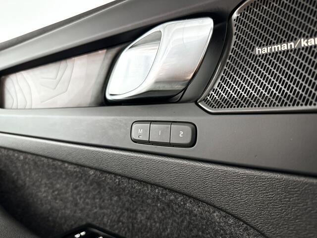 Volvo XC40 T4 Plug-in hybrid Plus Bright | Parkeercamera | Harman Kardon | Stoel- en Stuurverwarming | Trekhaak