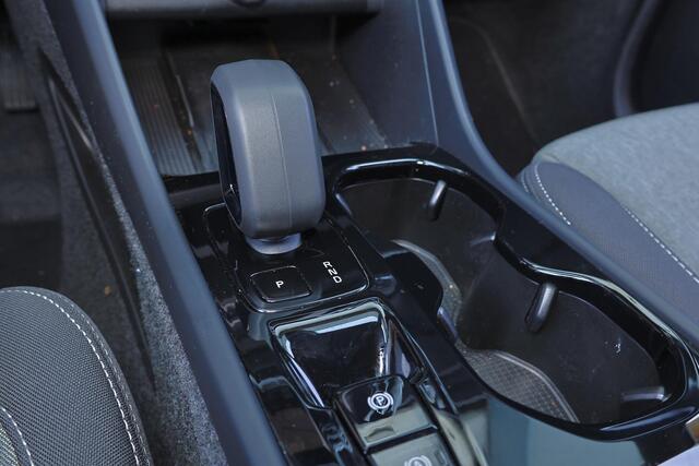 Volvo XC40 B3 Plus Black Edition - IntelliSafe Assist & Surround - 360º Camera - Harman/Kardon audio - Verwarmde voorstoelen & stuur - Parkeersensoren voor & achter - Elektr. bedienb. voorstoelen met geheugen links - Draadloze tel. lader - Standkachel - Extra getint