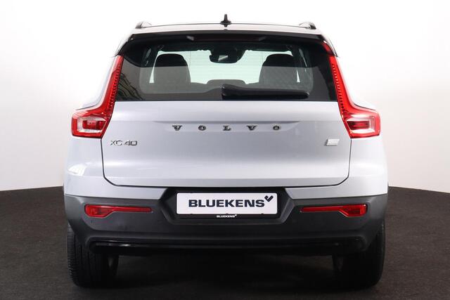 Volvo XC40 T5 Recharge R-Design - Panorama/schuifdak - IntelliSafe Assist & Surround - 360º Camera - Harman/Kardon audio - Parkeersensoren voor & achter - Inklapbare trekhaak - 19' LMV