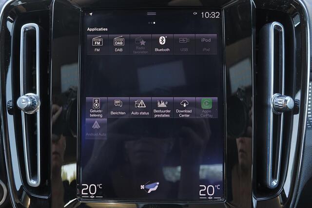 Volvo XC40 T5 Recharge R-Design - Panorama/schuifdak - IntelliSafe Assist & Surround - 360º Camera - Harman/Kardon audio - Parkeersensoren voor & achter - Inklapbare trekhaak - 19' LMV