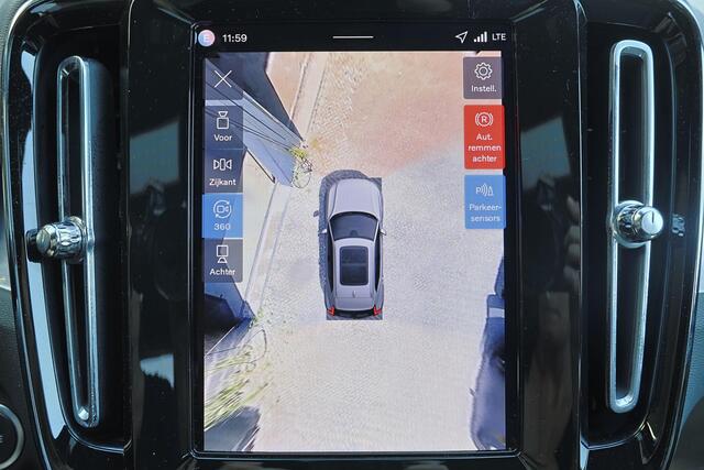 Volvo XC40 B3 Plus Black Edition - IntelliSafe Assist & Surround - 360º Camera - Harman/Kardon audio - Verwarmde voorstoelen & stuur - Parkeersensoren voor & achter - Elektr. bedienb. voorstoelen met geheugen links - Draadloze tel. lader - Standkachel - Extra getint