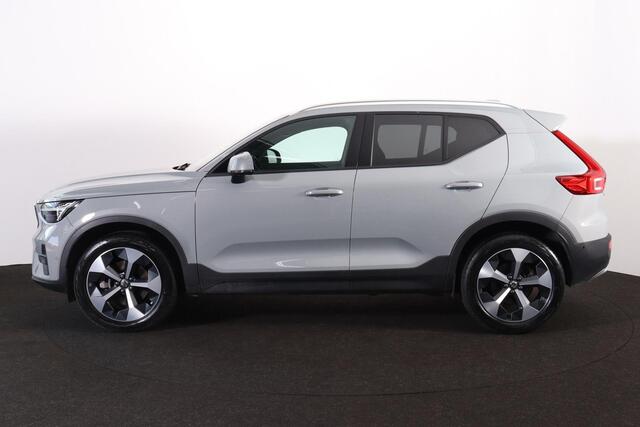 Volvo XC40 B3 Core - IntelliSafe Assist & Surround - 360º Camera - Verwarmde voorstoelen & stuur - Parkeersensoren voor & achter - Elektr. bedienb. voorstoelen met geheugen links - Draadloze tel. lader - Extra getint glas - 19' LMV