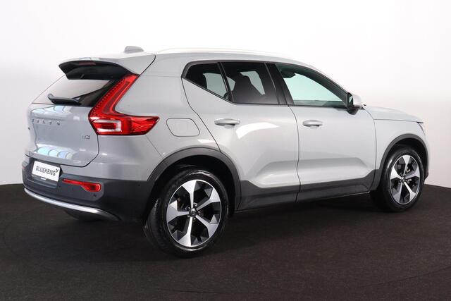 Volvo XC40 B3 Core - IntelliSafe Assist & Surround - 360º Camera - Verwarmde voorstoelen & stuur - Parkeersensoren voor & achter - Elektr. bedienb. voorstoelen met geheugen links - Draadloze tel. lader - Extra getint glas - 19' LMV