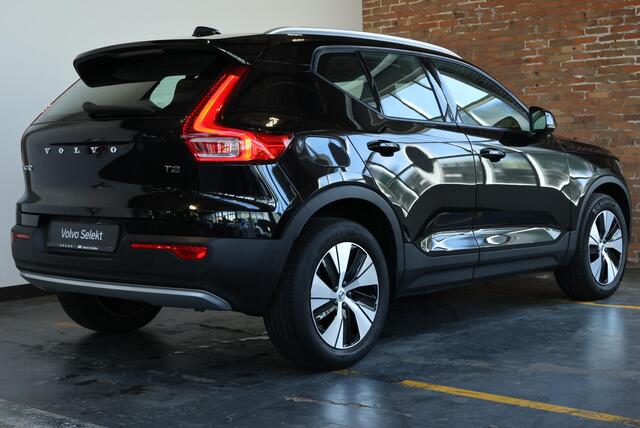 Volvo XC40 T2 Momentum | Automaat | Navigatie | Parkeercamera | Parkeersensoren voor en achter | Apple Carplay | Android Auto | Climate Control | Cruise Control