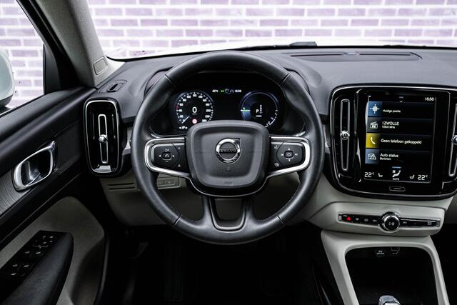 Volvo XC40 1.5 T4 Recharge Inscription | Adaptieve cruise control | Stoel/stuurverwarming | Parkeer sensoren voor en achter | Climate control | Parkeer camera |
