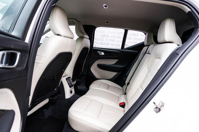 Volvo XC40 1.5 T4 Recharge Inscription | Adaptieve cruise control | Stoel/stuurverwarming | Parkeer sensoren voor en achter | Climate control | Parkeer camera |