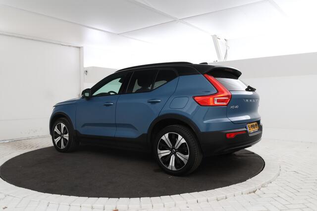 Volvo XC40 Recharge Core 70 kWh Zwarte hemel, Stoel/stuur verwarming, Apple carplay