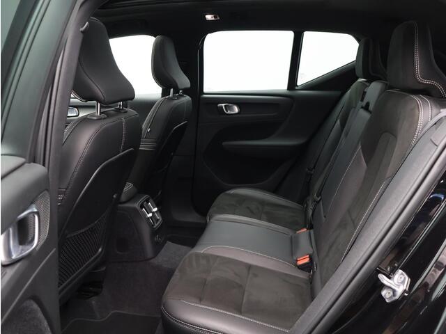 Volvo XC40 T5 262PK Plug in Hybrid R-Design / Trekhaak / Panoramadak / 360 Camera / Harman Kardon / BLIS / Adaptive Cruise / Keyless / All-Season /