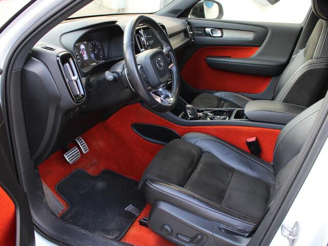 Volvo XC40 2.0 T5 AWD R-Design Intro Edition | CRUISE CONTROL | ALCANTARA BEKLEDING | ACHTERBANK VERWARMD |