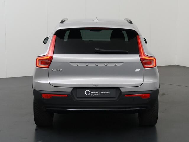 Volvo XC40 Recharge Core 70 kWh | Achteruitrijcamera | DAB | Apple Carplay/Android Auto | Navigatie | Cruise control |