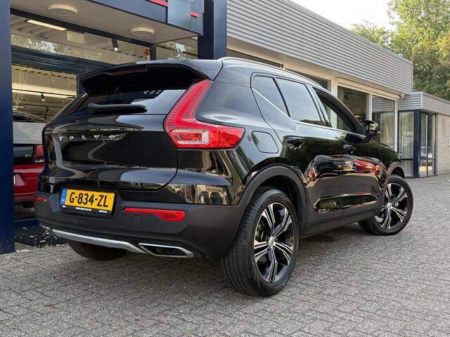 Volvo XC40 1.5 T3 Inscription / Automaat / NL-Auto / Dealer-Onderhouden / Vol-Leder / Open/Panodak / Stoelverwarming / Cruise-Control / Elektr.-Wegklapbare Trekhaak / Climate-Control / Standkachel / Digitaal-Dashboard / Keyless / LED / DAB / Navi / Apple-Carplay & A