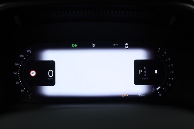 Volvo XC40 2.0 B3 Essential | Apple CarPlay & Android Auto | Cruise | PDC V+A | Stoel-Stuurverw. | Camera | 19"