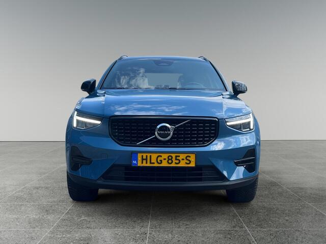 Volvo XC40 B4 Plus Dark | Harman Kardon | Elektrische stoelen met memory | Stoel & Stuurverwarming | Voorruitverwarming |