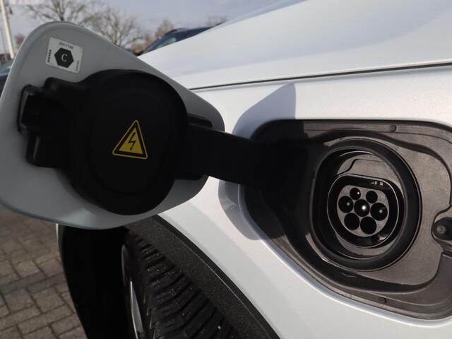 Volvo XC40 1.5 T5 Recharge R-Design | Trekhaak | Memory | 360 camera | Vos geleverd & onderhouden | Lava orange interieur