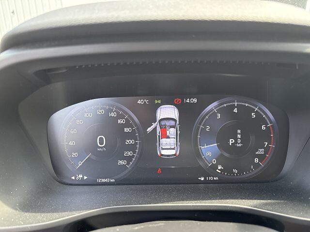 Volvo XC40 1.5 T2 Business Pro | Apple Carplay/Android | 2-zone Electronic Climate | Led | Navi
