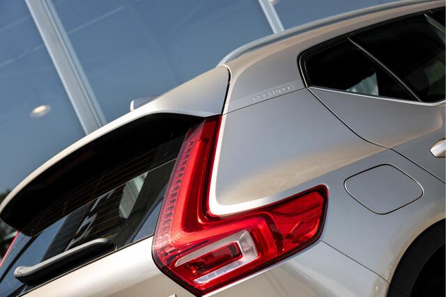 Volvo XC40 1.5 T4 Plug-in hybrid Core Bright | Camera | Carplay | LED