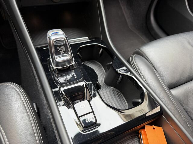 Volvo XC40 1.5 T5 Recharge Inscription Leer Achteruitrijcamera Carplay