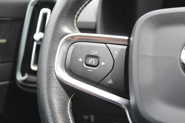 Volvo XC40 1.5 T3 R-Design | Panoramadak | Dealer onderhouden | Harman Kardon | Navigatie | Stoelverwarming