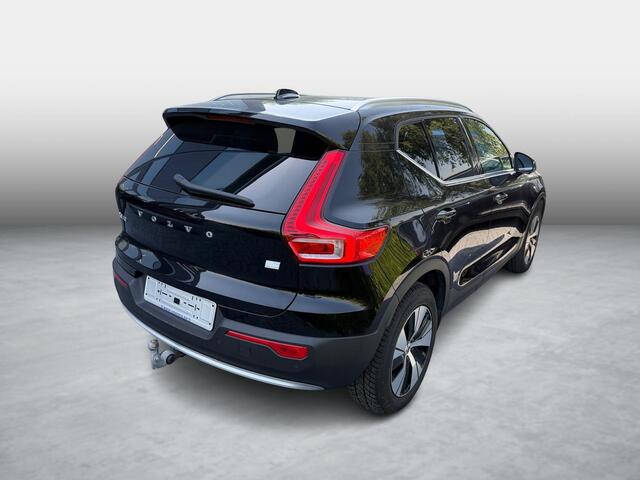 Volvo XC40 1.5 T4 Plug-in Hybrid Plus Bright | PHEV | Facelift | Trekhaak | Lederen Bekleding | Stoelverwarming | Keyless Entry | Elektrische Achterklep | Achteruitrijcamera | Parkeersensoren | Harman Kardon Audio | Elektrisch Verstelbare Voorstoelen | Navigatie