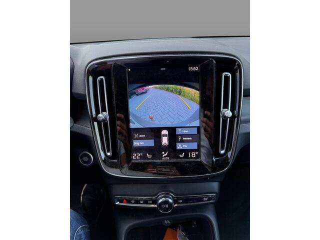 Volvo XC40 1.5 T4 Plug-in Hybrid Plus Bright | PHEV | Facelift | Trekhaak | Lederen Bekleding | Stoelverwarming | Keyless Entry | Elektrische Achterklep | Achteruitrijcamera | Parkeersensoren | Harman Kardon Audio | Elektrisch Verstelbare Voorstoelen | Navigatie