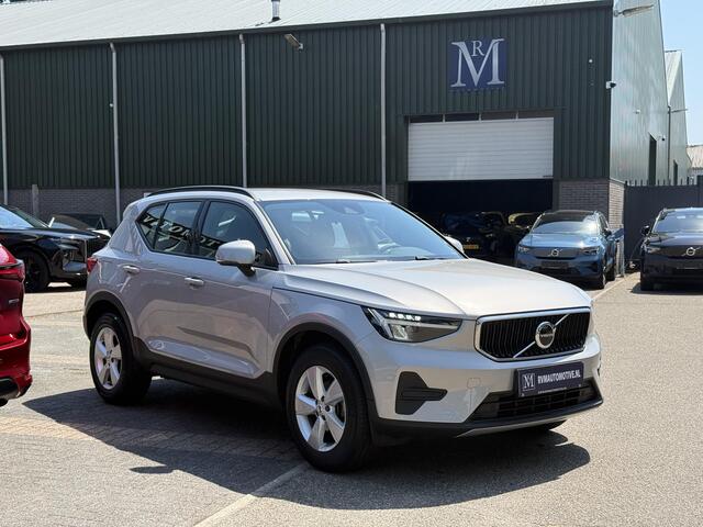 Volvo XC40 1.5 T2 Essential VAN: 32.900,- VOOR: 30.877,- UW WKVOORDEEL: 2.023,-| WINTERPAKKET STOEL + STUURVERWARMING| CARPLAY| ACHTERUITRIJCAMERA