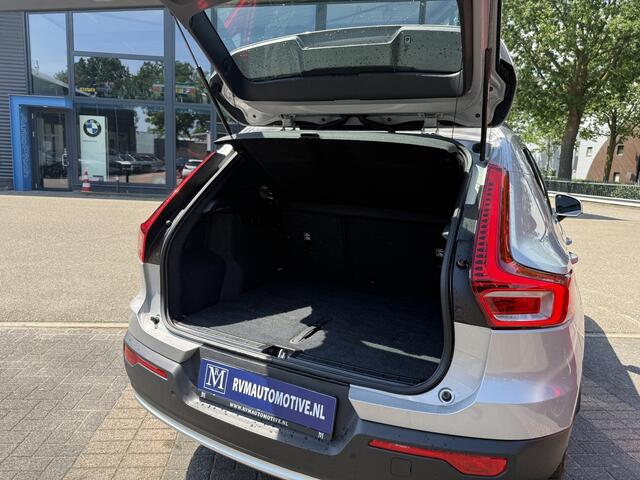 Volvo XC40 1.5 T2 Essential VAN: 32.900,- VOOR: 30.877,- UW WKVOORDEEL: 2.023,-| WINTERPAKKET STOEL + STUURVERWARMING| CARPLAY| ACHTERUITRIJCAMERA