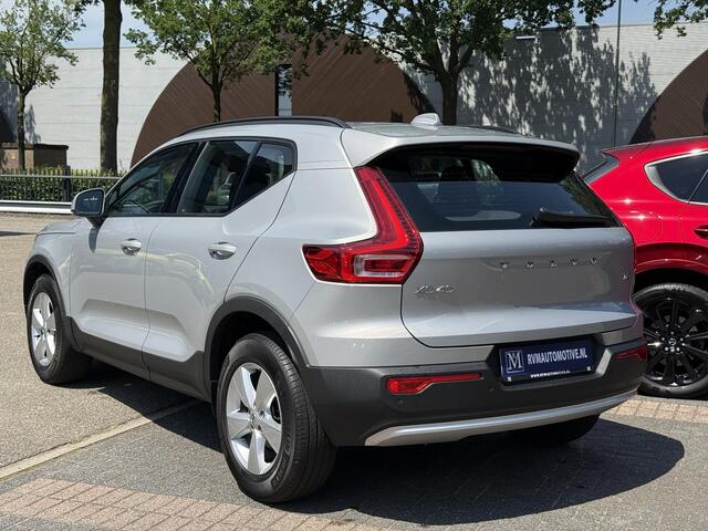 Volvo XC40 1.5 T2 Essential VAN: 32.900,- VOOR: 30.877,- UW WKVOORDEEL: 2.023,-| WINTERPAKKET STOEL + STUURVERWARMING| CARPLAY| ACHTERUITRIJCAMERA
