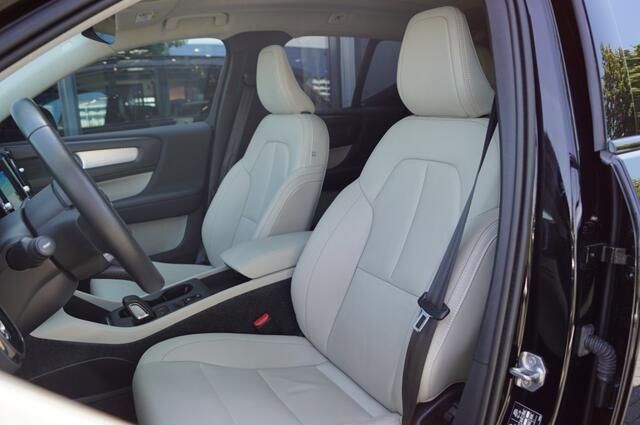 Volvo XC40 1.5 T5 Recharge R-Design / Panodak / Leer /Trekhaak wegklb./ Navi / Camera / 20 Inch LM/App-connect