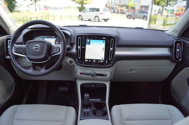 Volvo XC40 1.5 T5 Recharge R-Design / Panodak / Leer /Trekhaak wegklb./ Navi / Camera / 20 Inch LM/App-connect