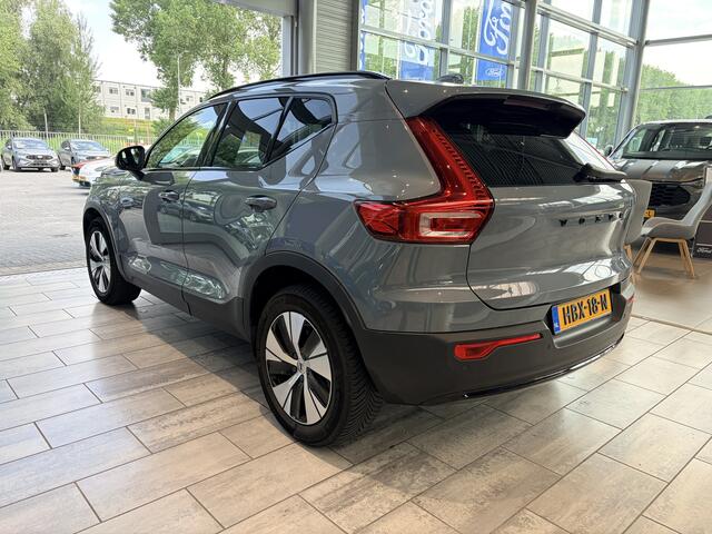 Volvo XC40 1.5 T5 Ultra Dark | Camera | Elektrische Achterklep | Stuurverwarming | Voor en Achter Stoelverwarming | All Season banden | Draadloos oplader | Elektrische Voorstoelen Met Geheugen | Bliss |