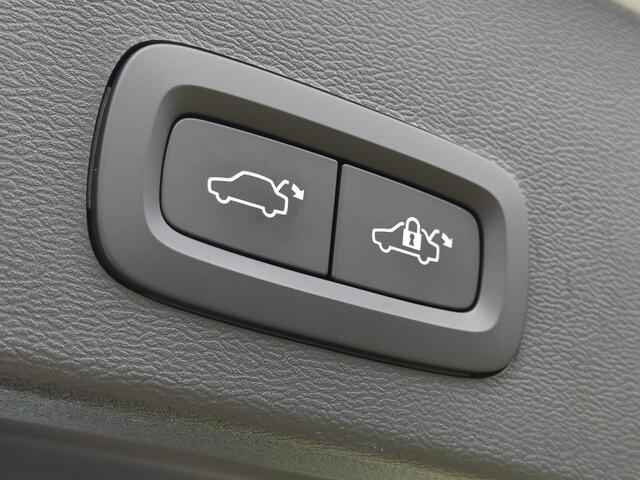 Volvo XC40 T2 130PK Momentum Business | BLIS | Camera Achter | PDC V+A | Carplay | Adapt. Cruise