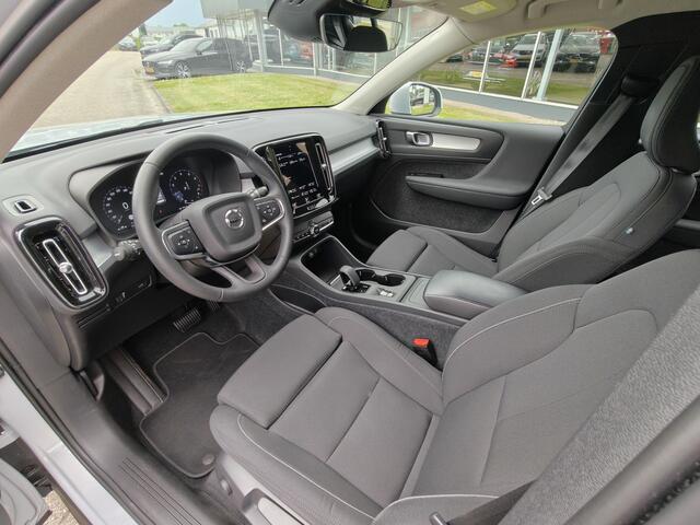 Volvo XC40 T2 130PK Momentum Business | BLIS | Camera Achter | PDC V+A | Carplay | Adapt. Cruise