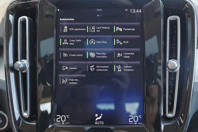 Volvo XC40 T3 Business Pro - IntelliSafe Assist & Surround - Parkeercamera achter - Parkeersensoren voor & achter - Volvo On Call - Inklapbare trekhaak - 18' LMV
