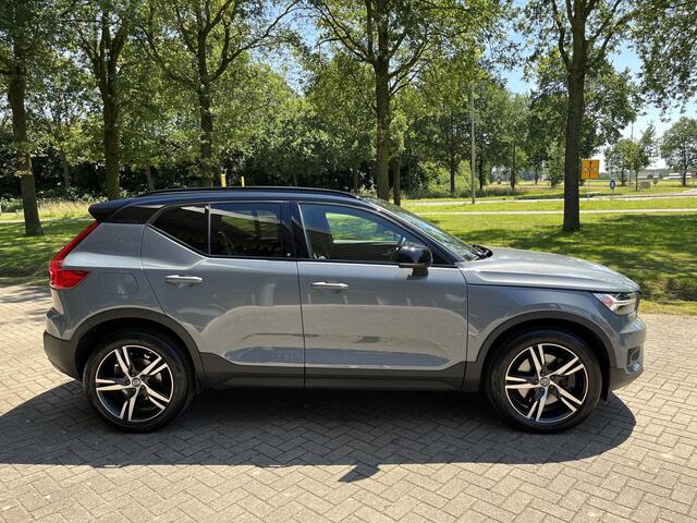 Volvo XC40 1.5 T5 Recharge R-Design | ACC | CAM | CARPAY | CLIMA | NAVI | PDC V&A | STUUR/STOELVERW. | TREKHAAK | WINTERWIELEN LM 19" ZWART