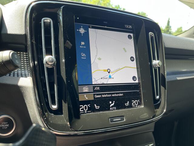 Volvo XC40 1.5 T5 Recharge R-Design | ACC | CAM | CARPAY | CLIMA | NAVI | PDC V&A | STUUR/STOELVERW. | TREKHAAK | WINTERWIELEN LM 19" ZWART