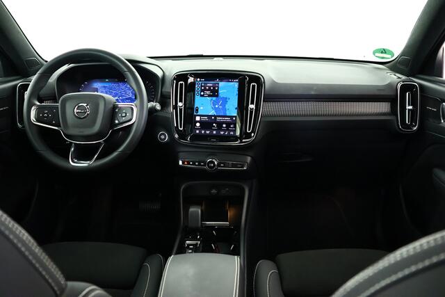 Volvo XC40 2.0 B4 AWD Ultimate Dark Pano / ACC / Harman Kardon / Camera