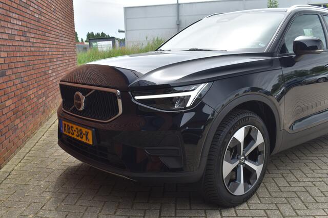 Volvo XC40 B3 177PK Core | Leder |