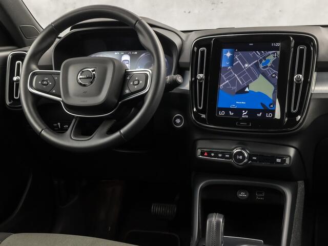 Volvo XC40 1.5 T5 Recharge Sport 262Pk Automaat (APPLE CARPLAY, GROOT NAVI, ZWART HEMEL, STUUR/STOELVERWARMING, SPORTSTOELEN, GETINT GLAS, LANE ASSIST, NIEUWE APK, NIEUWSTAAT)