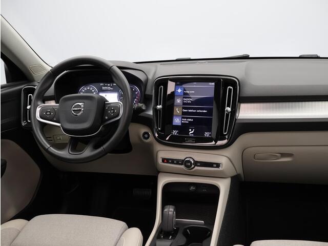 Volvo XC40 1.5 T3 Momentum Pro / Panoramadak / 360 Camera / Adaptive Cruise / BLIS / Getint Glas / Elektrische Achterklep / Carplay / 19" Wielen /