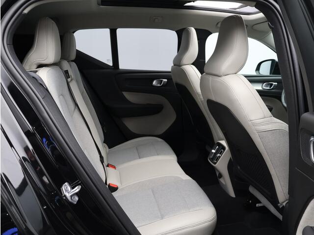 Volvo XC40 1.5 T3 Momentum Pro / Panoramadak / 360 Camera / Adaptive Cruise / BLIS / Getint Glas / Elektrische Achterklep / Carplay / 19" Wielen /