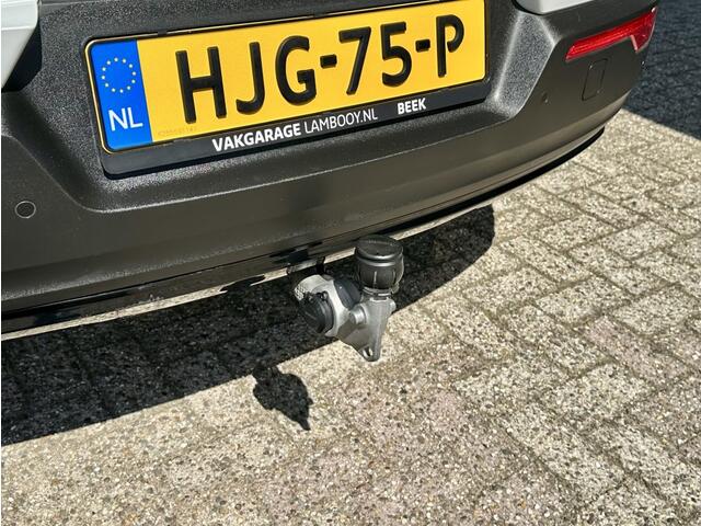 Volvo XC40 1.5 T5 Recharge Plug-in Hybrid R-Design Trekhaak Pano Keyless Na