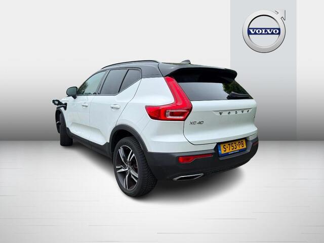 Volvo XC40 1.5 T5 Twin Engine R-Design | Plug-in Hybrid (PHEV) | Achteruitrijcamera | Parkeersensoren | Panoramadak | Keyless Entry | Elektrische Achterklep | Navigatie | Elektrisch Verstelbare Voorstoelen | Stoelverwarming